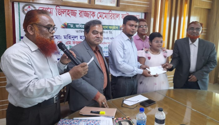 আপনি যদি চান আপনার সন্তান সত্য কথা বলুক প্রথমে আপনাকে সত্য বলতে হবে: মহিনুল হাসান আপনি যদি চান আপনার সন্তান সত্য কথা বলুক প্রথমে আপনাকে সত্য বলতে হবে: মহিনুল হাসান