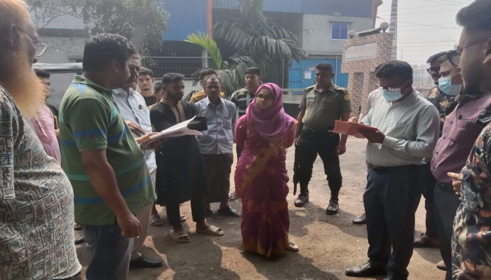 বুড়িচংয়ে অটো রাইস মেইলে ভ্রাম্যমাণ আদালতের অভিযানে ৬ লক্ষ টাকা জরিমানা বুড়িচংয়ে অটো রাইস মেইলে ভ্রাম্যমাণ আদালতের অভিযানে ৬ লক্ষ টাকা জরিমানা