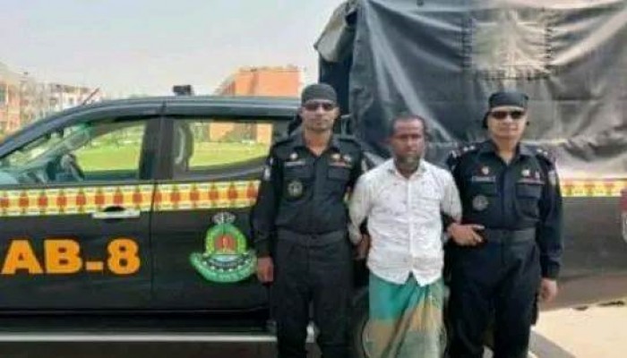 গ্রেপ্তার এড়াতে ২১ বছর ছদ্মবেশে আলী উদ্দিন" গ্রেপ্তার এড়াতে ২১ বছর ছদ্মবেশে আলী উদ্দিন"