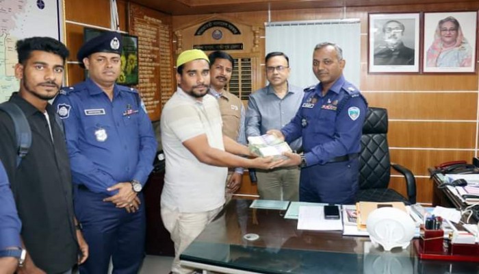 বিকাশের আত্মসাৎ হওয়া ৭ লাখ টাকা উদ্ধার বিকাশের আত্মসাৎ হওয়া ৭ লাখ টাকা উদ্ধার