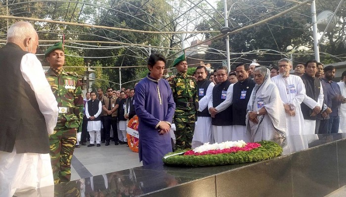৭ মার্চ উপলক্ষে বঙ্গবন্ধুর প্রতিকৃতিতে প্রধানমন্ত্রীর শ্রদ্ধা ৭ মার্চ উপলক্ষে বঙ্গবন্ধুর প্রতিকৃতিতে প্রধানমন্ত্রীর শ্রদ্ধা