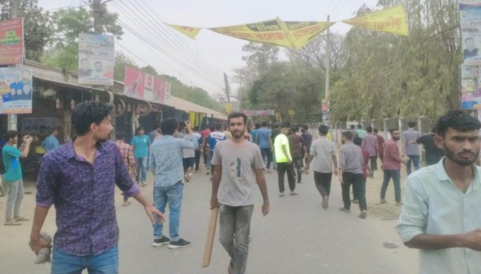 কুবির ক্যাম্পাস জুড়ে উত্তেজনা কুবির ক্যাম্পাস জুড়ে উত্তেজনা