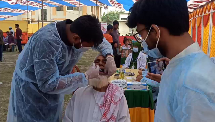 ৫ শত রোগীর মাঝে বিনামূল্যে স্বাস্থ্যসেবা প্রদান ৫ শত রোগীর মাঝে বিনামূল্যে স্বাস্থ্যসেবা প্রদান
