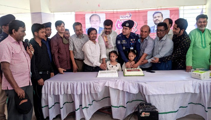 কুমিল্লায় আনন্দ টিভির ৫ম প্রতিষ্ঠা বার্ষিকী উদযাপন কুমিল্লায় আনন্দ টিভির ৫ম প্রতিষ্ঠা বার্ষিকী উদযাপন