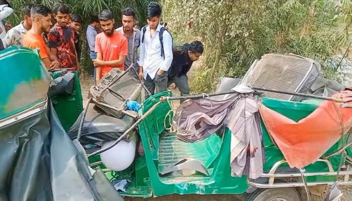 সুনামগঞ্জে ট্রাক-সিএনজির মুখোমুখি সংঘর্ষে নিহত ২ সুনামগঞ্জে ট্রাক-সিএনজির মুখোমুখি সংঘর্ষে নিহত ২