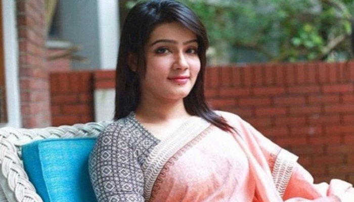 চিত্রনায়িকা মাহিকে গ্রেপ্তার করেছে পুলিশ চিত্রনায়িকা মাহিকে গ্রেপ্তার করেছে পুলিশ