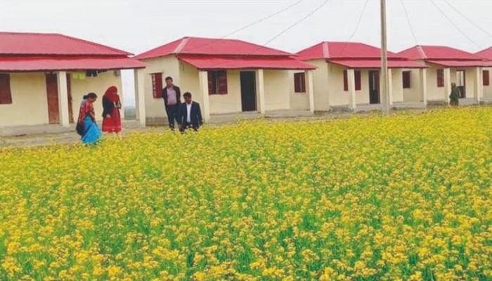 কুমিল্লায় ১৭ উপজেলায় প্রধানমন্ত্রীর উপহার ভূমিহীন-গৃহহীন ১৭৯০টি পরিবারকে পুনবাসন কুমিল্লায় ১৭ উপজেলায় প্রধানমন্ত্রীর উপহার ভূমিহীন-গৃহহীন ১৭৯০টি পরিবারকে পুনবাসন