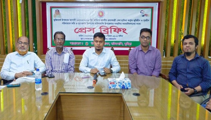 প্রধানমন্ত্রীর উপহারের ঘর পাচ্ছেন ১৩০টি ভূমিহীন পরিবার প্রধানমন্ত্রীর উপহারের ঘর পাচ্ছেন ১৩০টি ভূমিহীন পরিবার