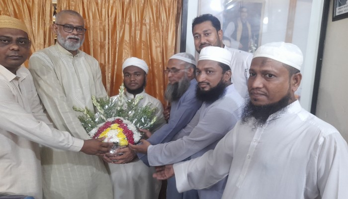 হাফেজ আশরাফুলের সন্মানে ইফতার ও সংবর্ধনা দিলেন মেজর (অব.) মোহাম্মদ আলী হাফেজ আশরাফুলের সন্মানে ইফতার ও সংবর্ধনা দিলেন মেজর (অব.) মোহাম্মদ আলী