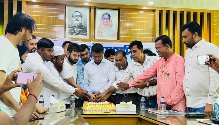 যায়যায়দিন পত্রিকার ১৮তম প্রতিষ্ঠা বার্ষিকী পালিত যায়যায়দিন পত্রিকার ১৮তম প্রতিষ্ঠা বার্ষিকী পালিত