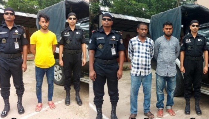 কুমিল্লায় গাঁজা এবং ফেন্সিডিলসহ তিন মাদক ব্যবসায়ী আটক কুমিল্লায় গাঁজা এবং ফেন্সিডিলসহ তিন মাদক ব্যবসায়ী আটক