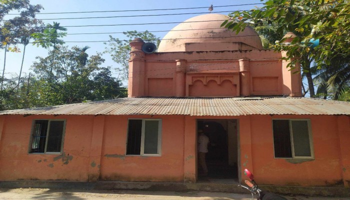 সংস্কারের অভাবে সৌন্দর্য হারাচ্ছে মুঘল আমলের ঝালকাঠির নলছিটি মসজিদ সংস্কারের অভাবে সৌন্দর্য হারাচ্ছে মুঘল আমলের ঝালকাঠির নলছিটি মসজিদ