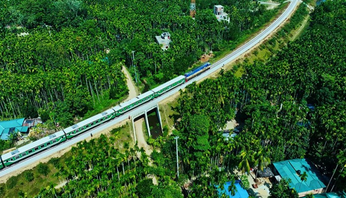 দেয়া হলো কক্সবাজার-ঢাকা রুটে আন্তঃনগর ট্রেন ভাড়ার তালিকা" দেয়া হলো কক্সবাজার-ঢাকা রুটে আন্তঃনগর ট্রেন ভাড়ার তালিকা"