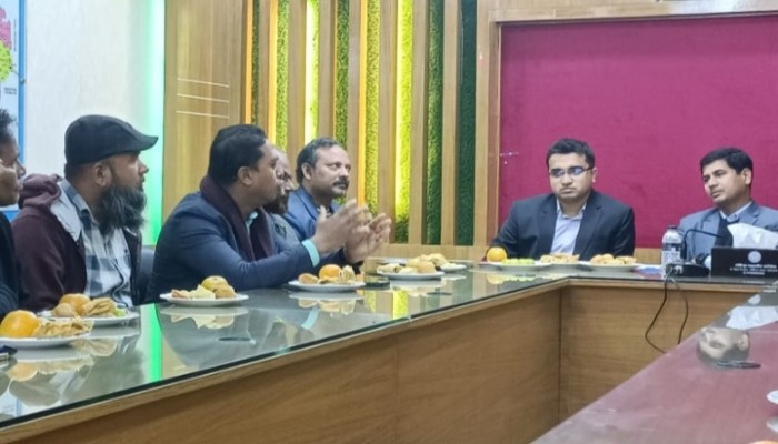 "স্মাট দাউদকান্দি গড়াই লক্ষ্য: আরাফাতুল আলম" "স্মাট দাউদকান্দি গড়াই লক্ষ্য: আরাফাতুল আলম"