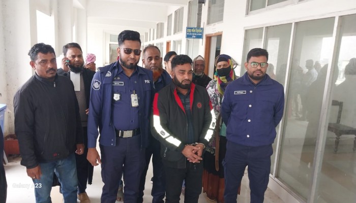 কুমিল্লায় সাব-কন্ট্রাক্টর শের আলীকে হত্যার দায়ে তিনজনকে যাবজ্জীবন কারাদণ্ড | প্রধান খবর কুমিল্লায় সাব-কন্ট্রাক্টর শের আলীকে হত্যার দায়ে তিনজনকে যাবজ্জীবন কারাদণ্ড | প্রধান খবর