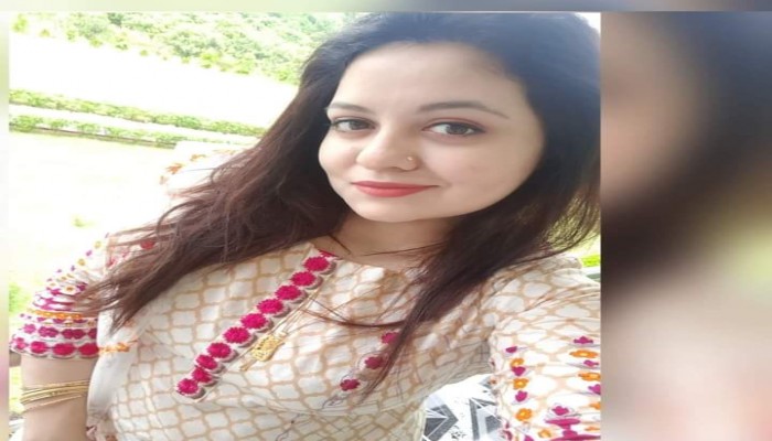 আবাসিক হোটেল থেকে পরিচালক সোহানুর রহমানের মেয়ে সৃষ্টির লাশ উদ্ধার আবাসিক হোটেল থেকে পরিচালক সোহানুর রহমানের মেয়ে সৃষ্টির লাশ উদ্ধার