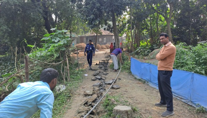 দাউদকান্দিতে অবৈধ গ্যাস লাইন অপসারণ ও সংযোগ বিচ্ছিন্ন দাউদকান্দিতে অবৈধ গ্যাস লাইন অপসারণ ও সংযোগ বিচ্ছিন্ন