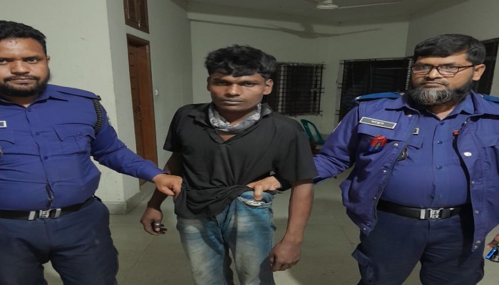 ঢাকা-চট্টগ্রাম মহাসড়কে ছিনতাইয়ের সময় ১জনকে গ্রেফতার করেছে দাউদকান্দি হাইওয়ে পুলিশ ঢাকা-চট্টগ্রাম মহাসড়কে ছিনতাইয়ের সময় ১জনকে গ্রেফতার করেছে দাউদকান্দি হাইওয়ে পুলিশ