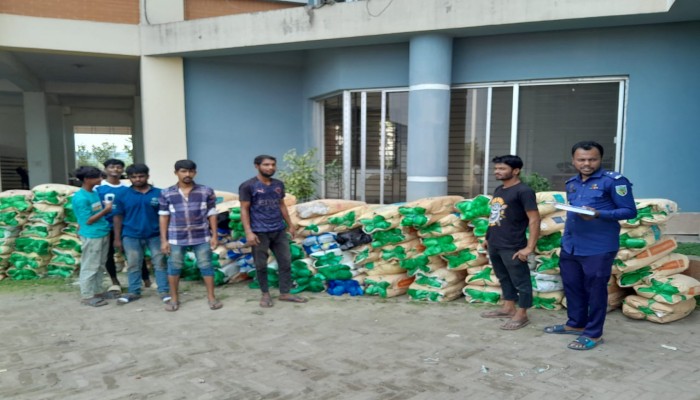ঢাকা-চট্টগ্রাম মহাসড়কে ৩ হাজার ৫৬৬ কেজী নিষিদ্ধ পলিথিন উদ্ধার করেছে হাইওয়ে পুলিশ ঢাকা-চট্টগ্রাম মহাসড়কে ৩ হাজার ৫৬৬ কেজী নিষিদ্ধ পলিথিন উদ্ধার করেছে হাইওয়ে পুলিশ
