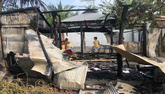 দাউদকান্দিতে গভীর রাতের আগুনে সাঈদের ‘স্বপ্ন’ পুড়ে ছাই দাউদকান্দিতে গভীর রাতের আগুনে সাঈদের ‘স্বপ্ন’ পুড়ে ছাই