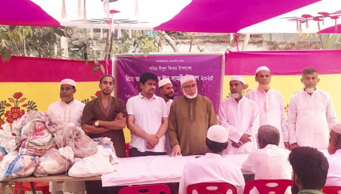 অসহায় মানুষের মাঝে অ্যাকাউন্টেন্স ক্লাবের ঈদ খাদ্য সামগ্রী বিতরণ অসহায় মানুষের মাঝে অ্যাকাউন্টেন্স ক্লাবের ঈদ খাদ্য সামগ্রী বিতরণ