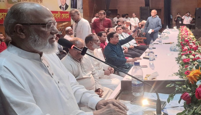 নির্বাচন নিয়ে কোন ষড়যন্ত্র হতে দেয়া যাবে না: ড. খন্দকার মোশাররফ নির্বাচন নিয়ে কোন ষড়যন্ত্র হতে দেয়া যাবে না: ড. খন্দকার মোশাররফ