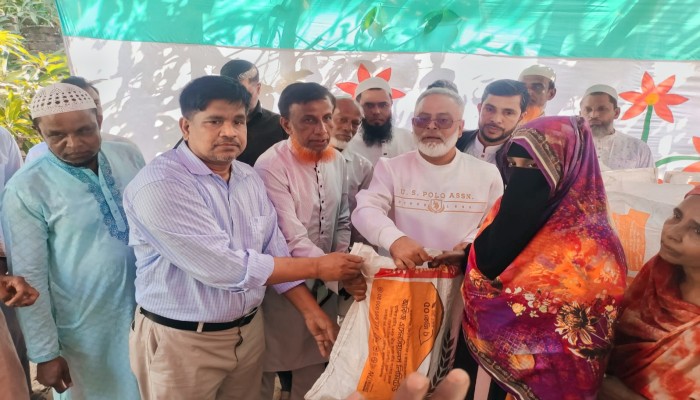 রাজামিয়া সমাজ কল্যাণ ট্রাস্টের উদ্যোগে ইফতার সামগ্রী বিতরণ