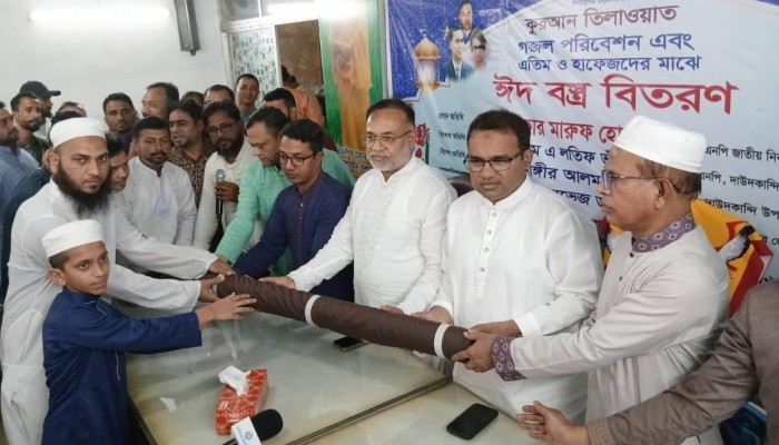 দাউদকান্দিতে মাদ্রাসা শিক্ষার্থীদের মাঝে জাসাসের উদ্যোগে ঈদবস্ত্র বিতরণ